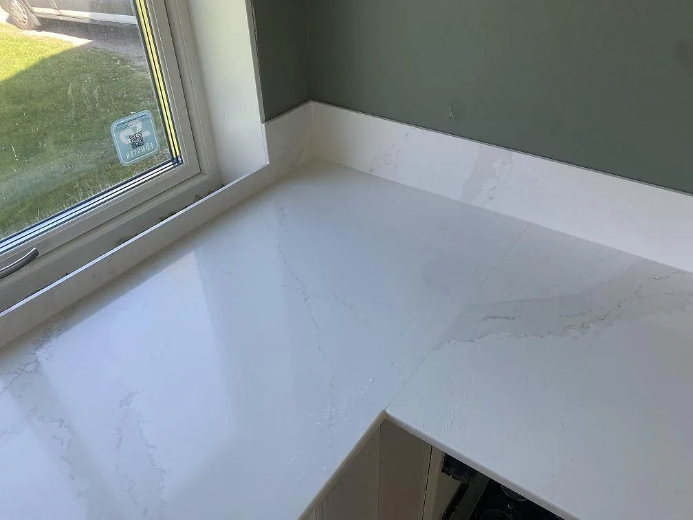 Køkkenbordplade i Silestone Eternal Calacatta Gold, Skövde – billede 2