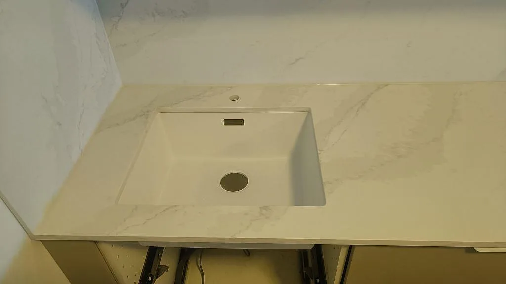 Køkkenbordplade i Silestone Eternal Calacatta Gold, Vellinge – billede 3