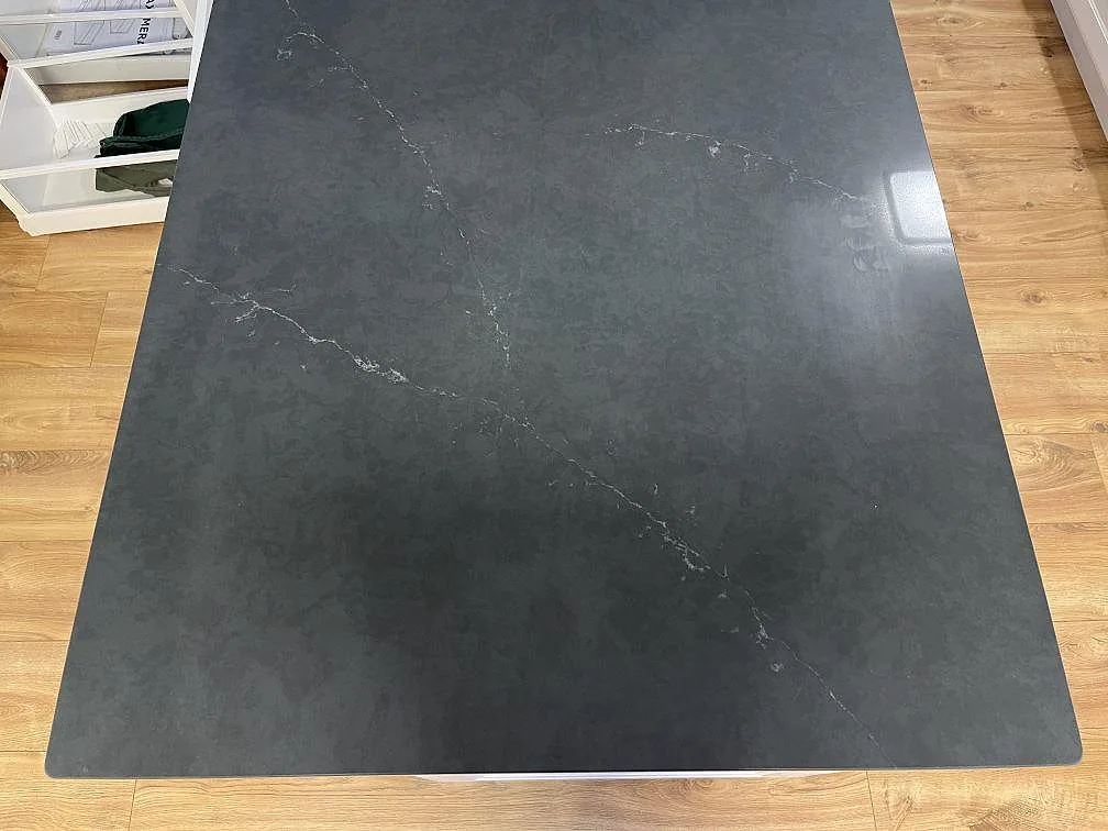 Køkkenbordplade i Silestone Eternal Charcoal Soapstone, jarpås – billede 3