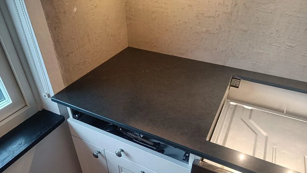 Køkkenbordplade i Silestone Eternal Charcoal Soapstone, Södra Sandby – billede 5