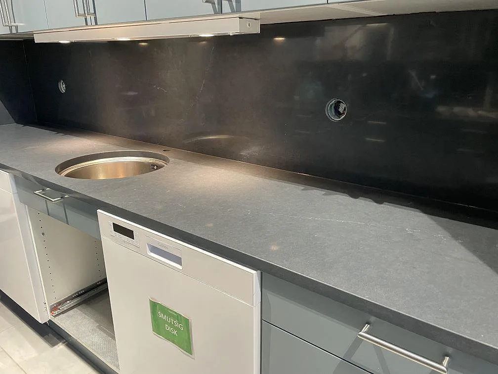 Køkkenbordplade i Silestone Eternal Charcoal Soapstone, Trollhättan – billede 3