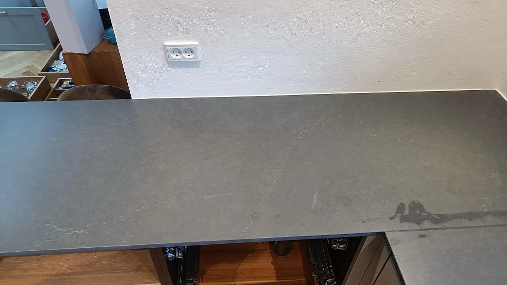 Køkkenbordplade i Silestone Eternal Charcoal Soapstone, Vedbæk – billede 8