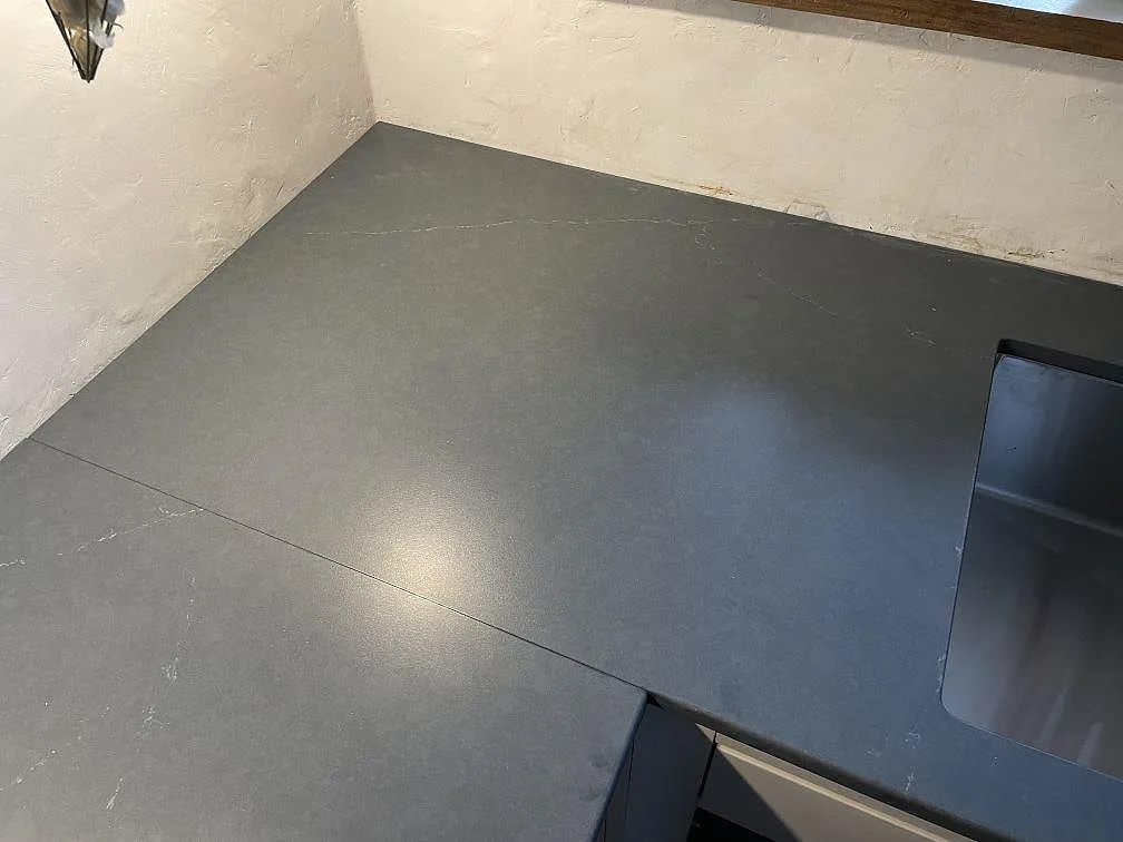 Køkkenbordplade i Silestone Eternal Charcoal Soapstone, Vintrie – billede 4
