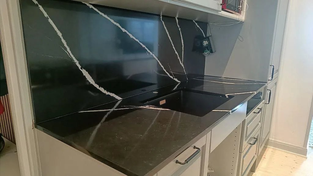 Køkkenbordplade i Silestone Eternal Marquina, Malmö – billede 2