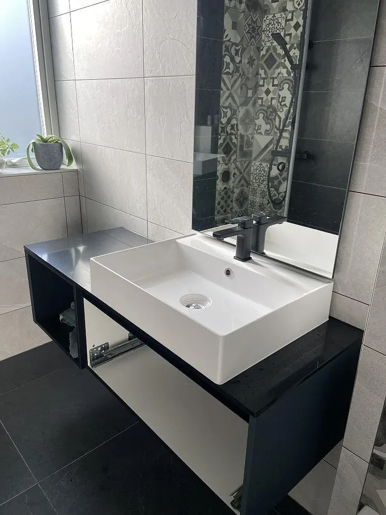 Bordplade i Silestone Eternal Noir, Stora høje – billede 2