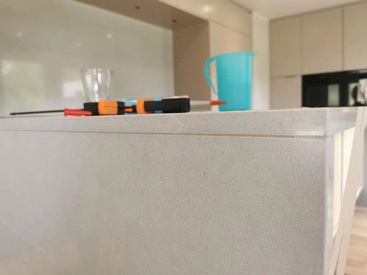 Køkkenø i Silestone Eternal Serena, Degeberga – billede 5