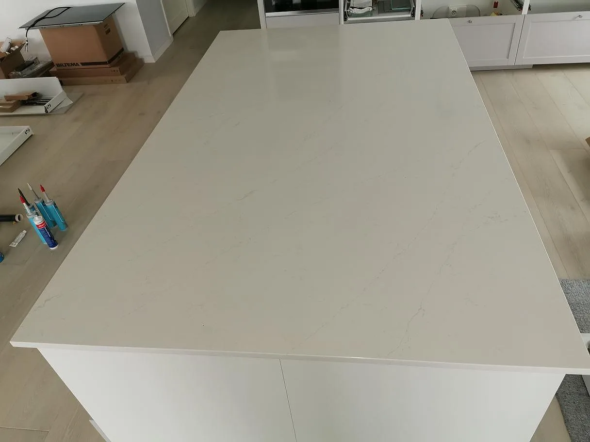 Køkkenø i Silestone Eternal Statuario, Göteborg – billede 3