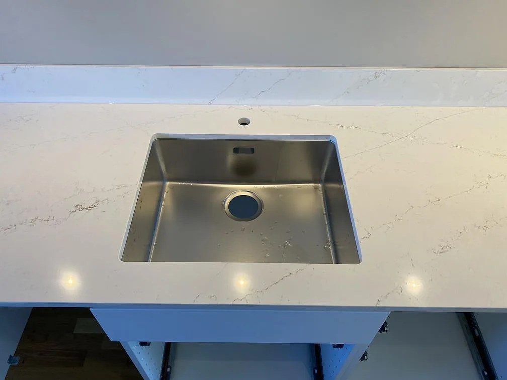 Køkkenbordplade i Silestone Ethereal Glow, Halmstad – billede 2