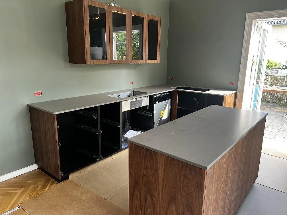 Gennemført projekt: Køkkenbordplade i Silestone Gris Expo, Hellerup.