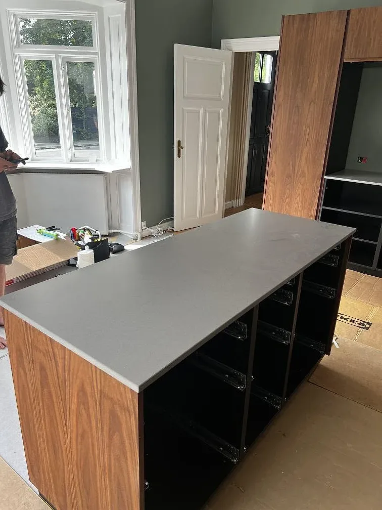 Køkkenbordplade i Silestone Gris Expo, Hellerup – billede 2