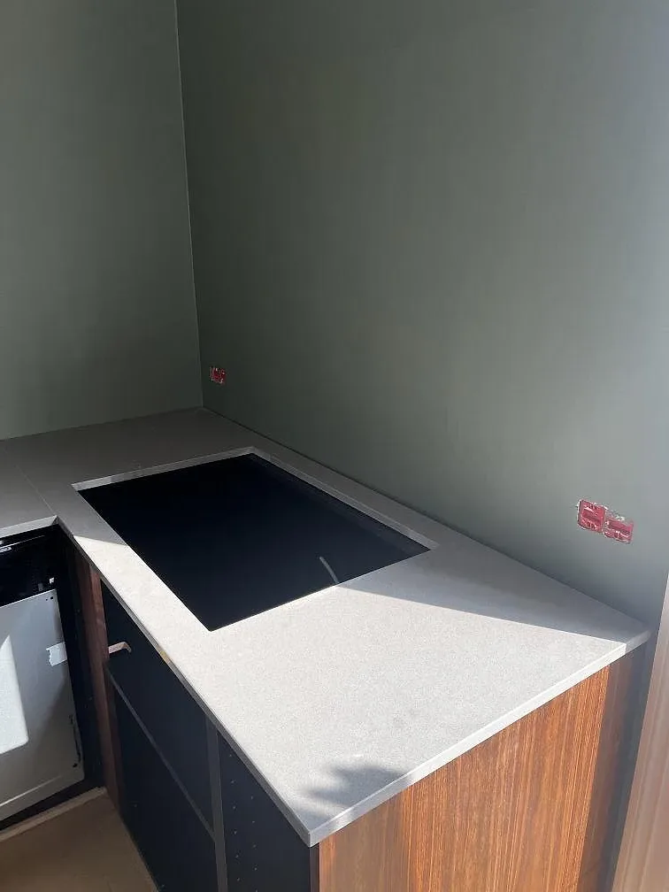 Køkkenbordplade i Silestone Gris Expo, Hellerup – billede 4