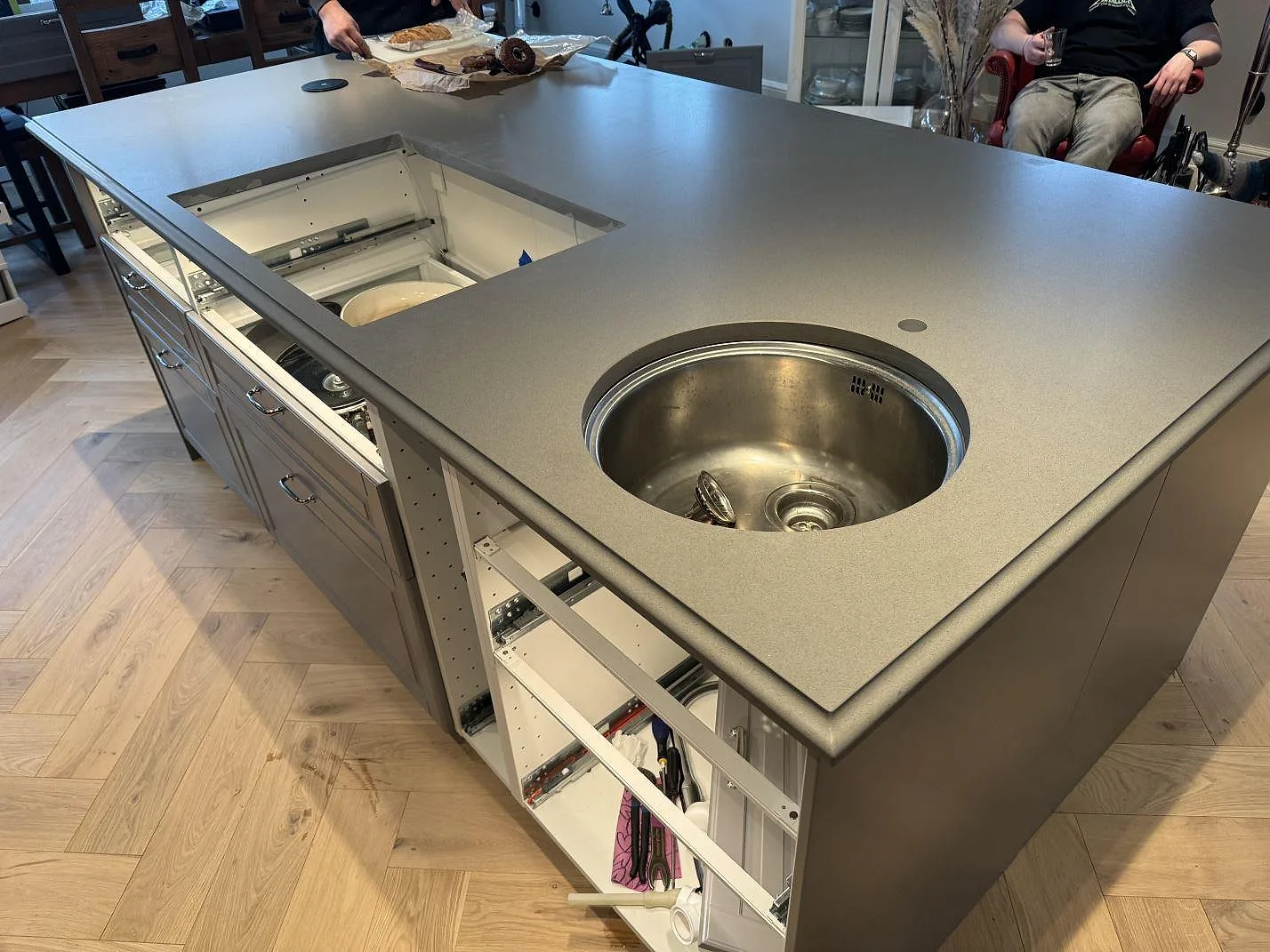 Køkkenbordplade i Silestone Gris Expo, Sölvesborg – billede 4