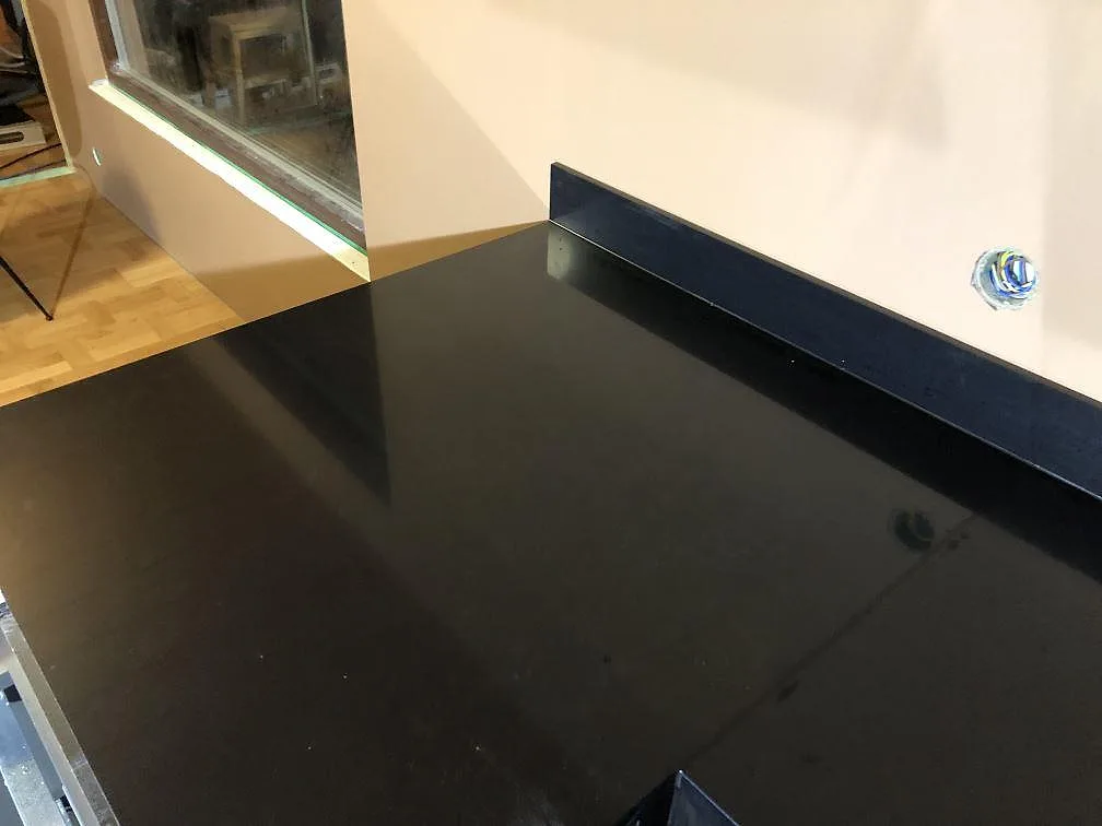 Køkkenbordplade i Silestone Iconic Black, Västra Frölunda – billede 6