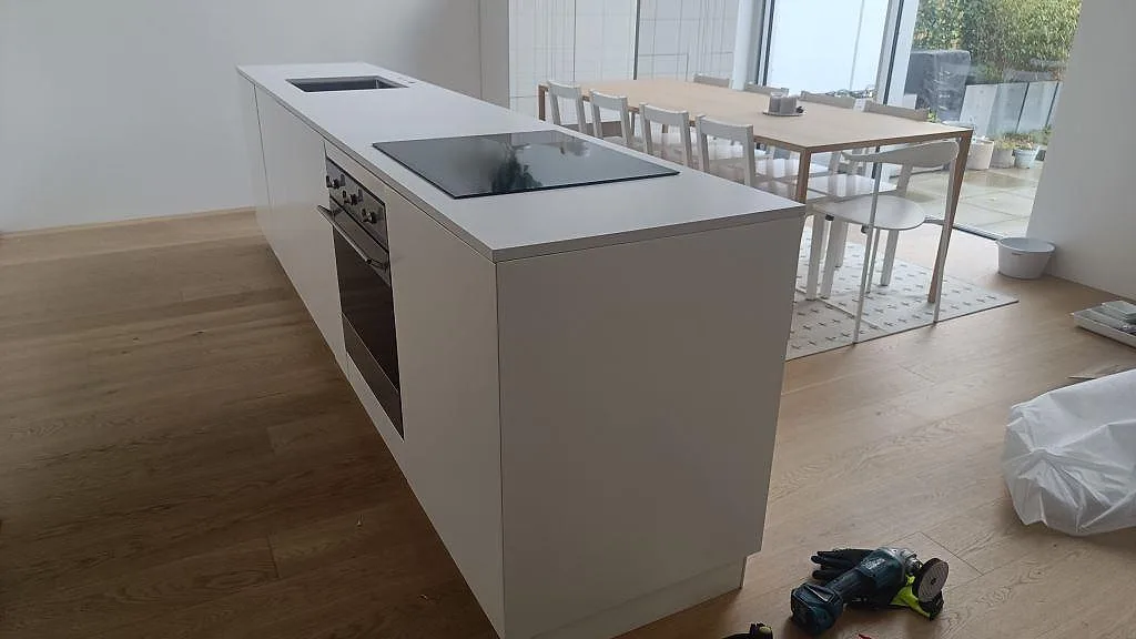 Køkkenbordplade i Silestone Iconic White, Ystad