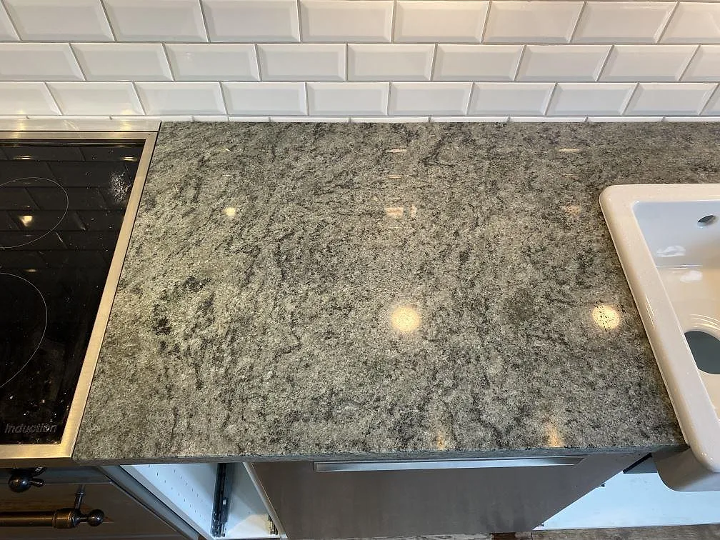 Køkkenbordplade i Silestone Jardin Emerald, Malmö – billede 4