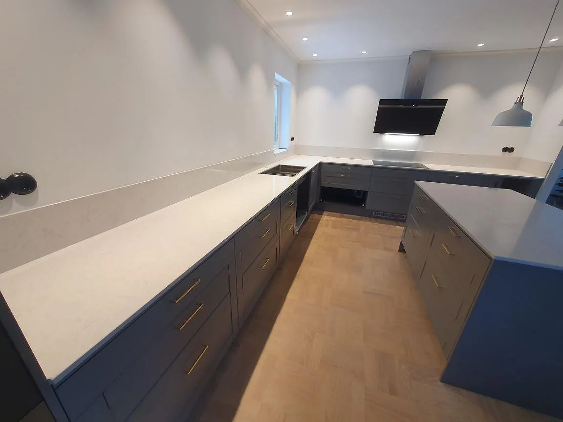 Køkkenbordplade i Silestone Lagoon, Enskede – billede 2