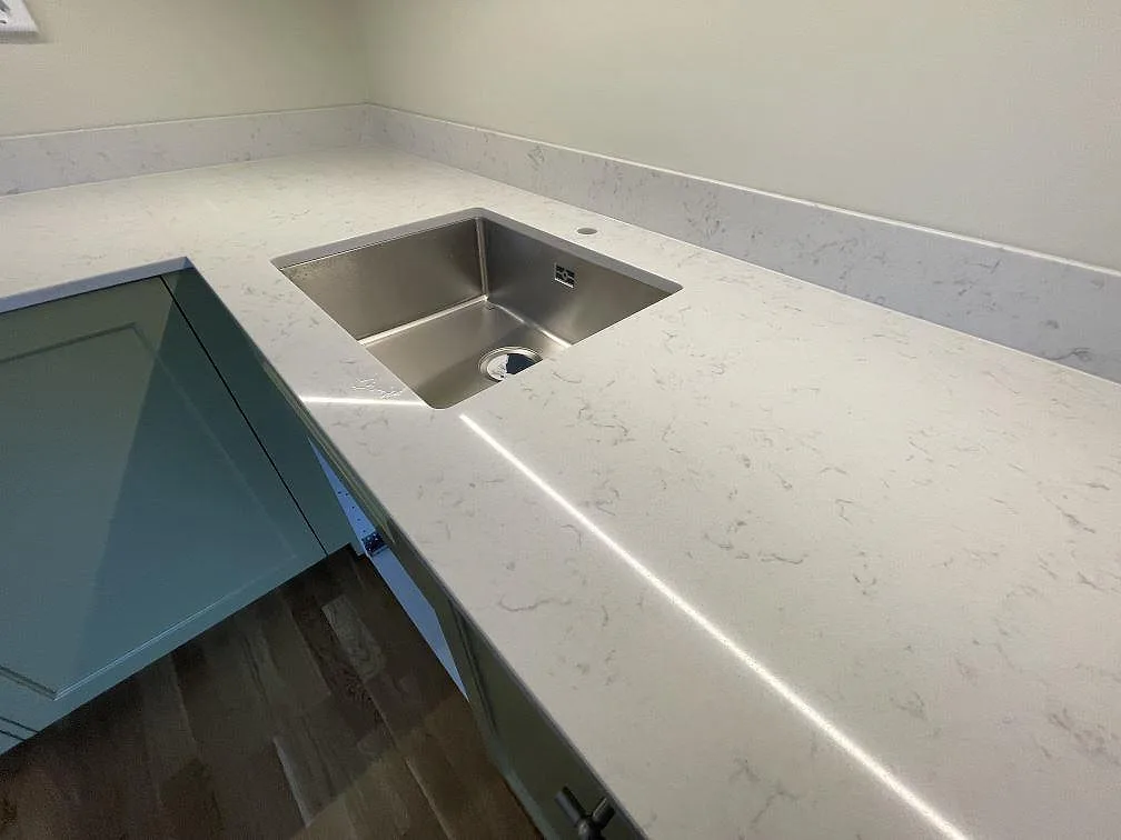 Køkkenbordplade i Silestone Lagoon, Gustavsberg – billede 3