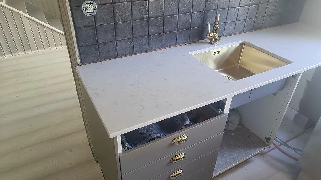 Køkkenbordplade i Silestone Lagoon, Mariestad – billede 2