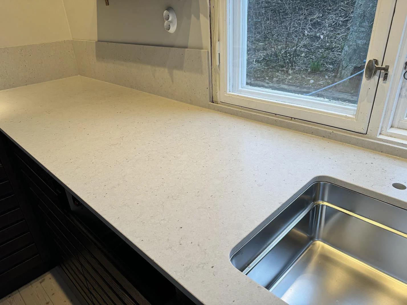 Køkkenbordplade i Silestone Lime Delight, Västra Frölunda – billede 3