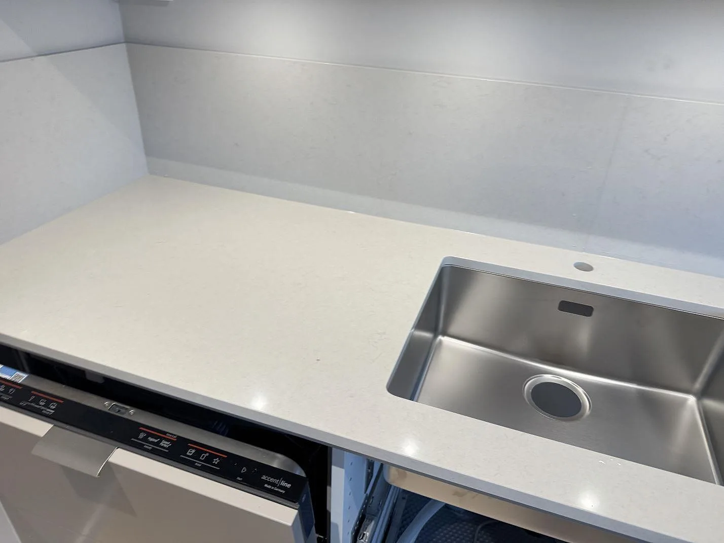 Køkkenbordplade i Silestone Linen Cream, Bunkeflostrand – billede 3