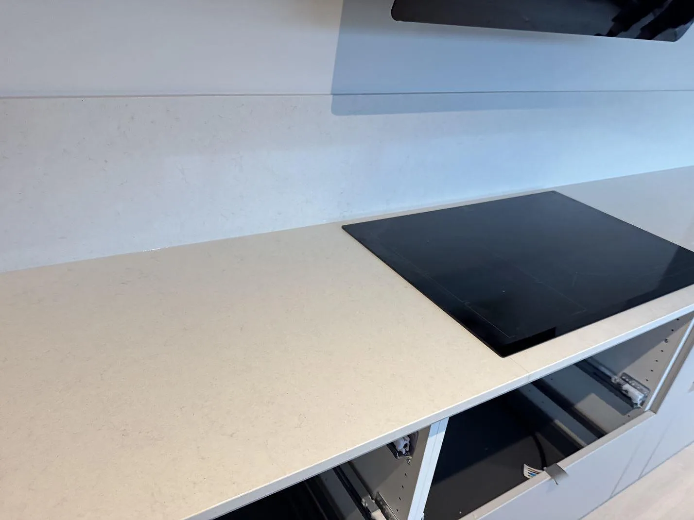 Køkkenbordplade i Silestone Linen Cream, Bunkeflostrand – billede 6
