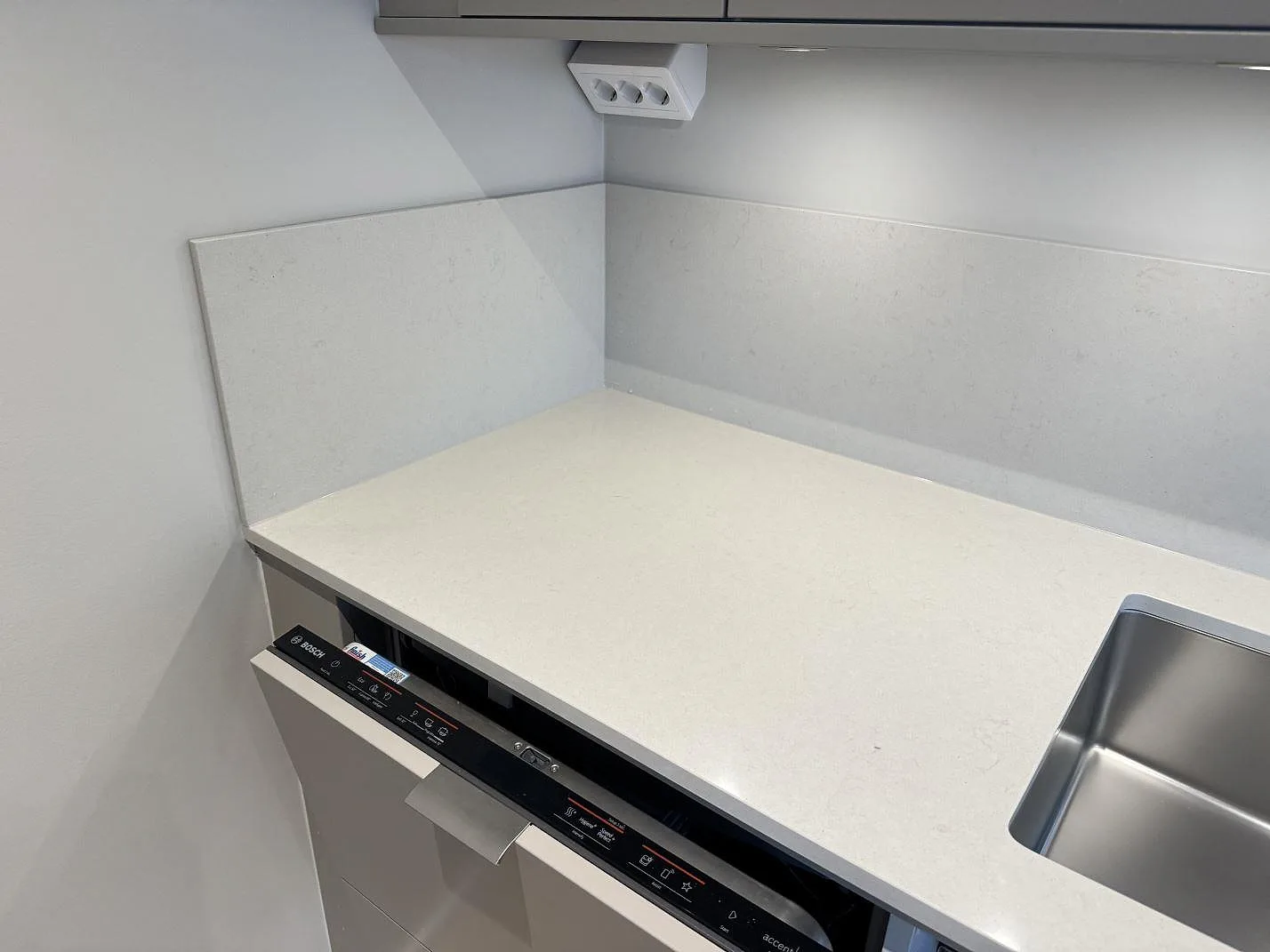 Køkkenbordplade i Silestone Linen Cream, Bunkeflostrand – billede 2