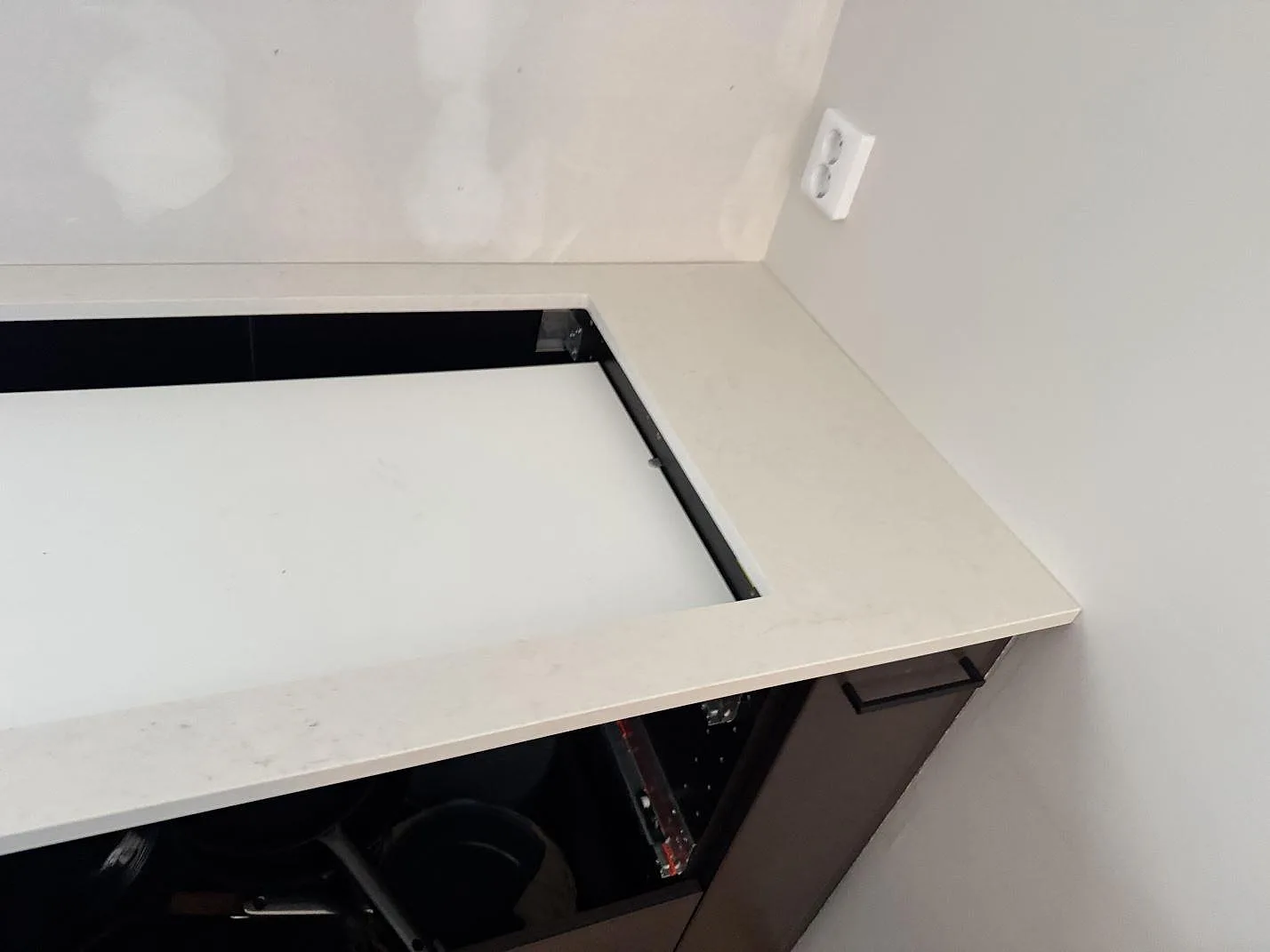 Køkkenbordplade i Silestone Linen Cream, Dalby – billede 7