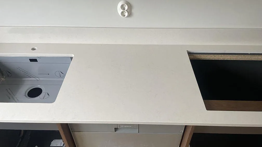 Køkkenbordplade i Silestone Linen Cream, Halmstad – billede 4