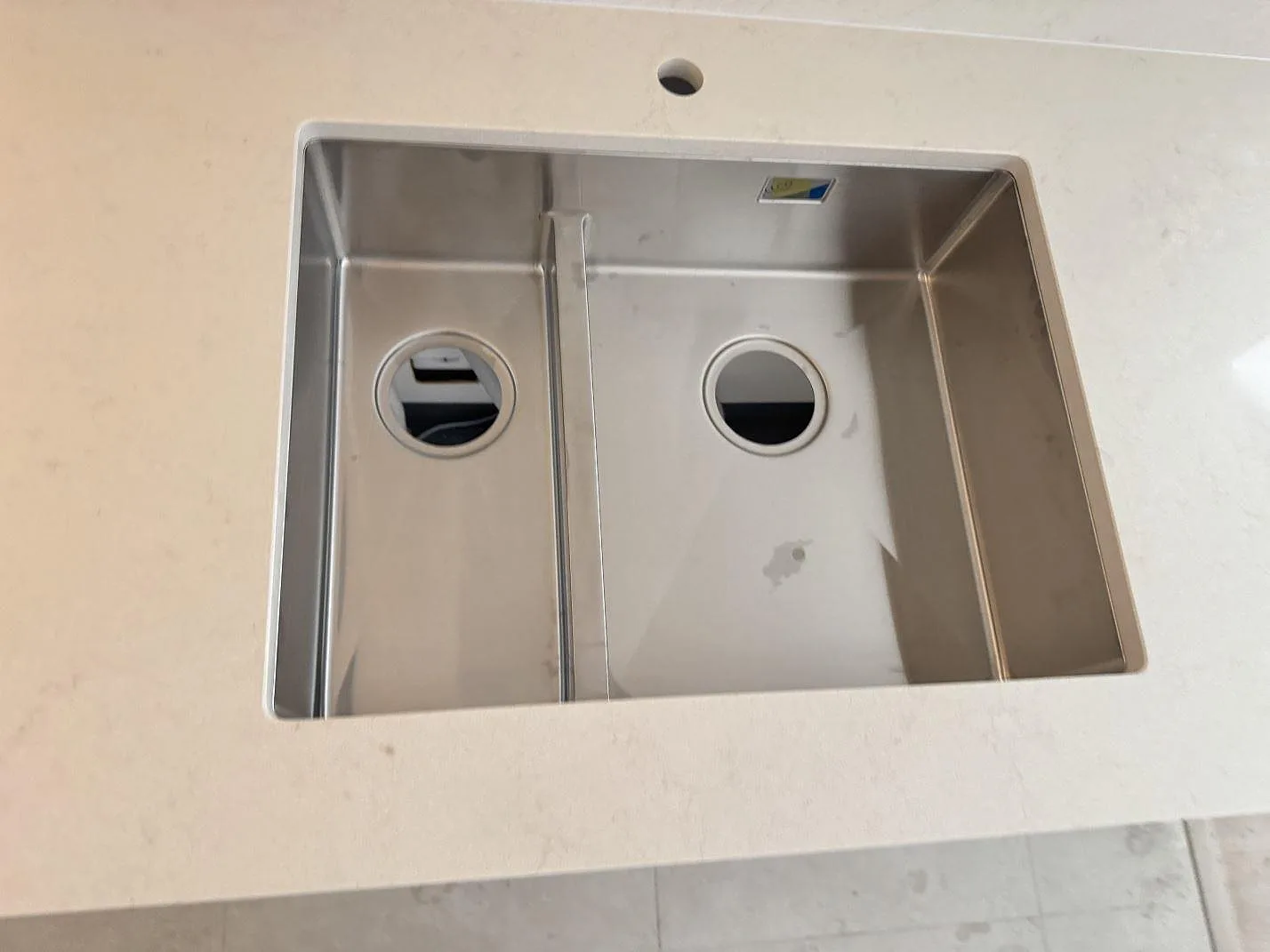 Køkkenbordplade i Silestone Linen Cream, Lund – billede 6