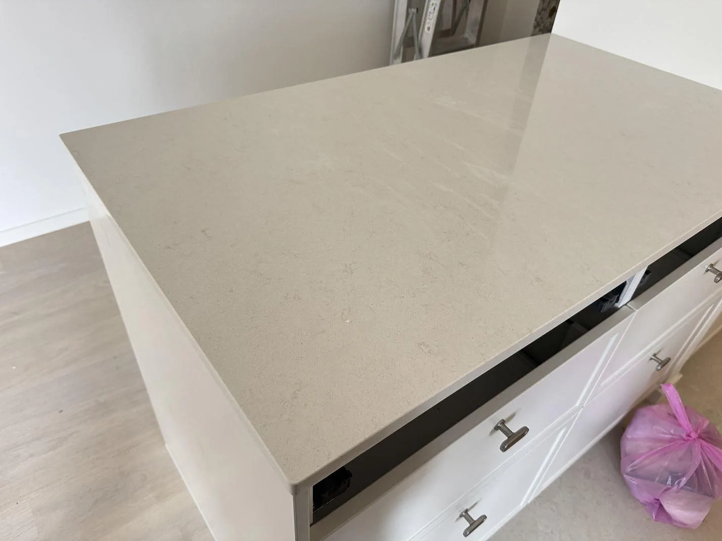 Køkkenbordplade i Silestone Linen Cream, Lund – billede 2