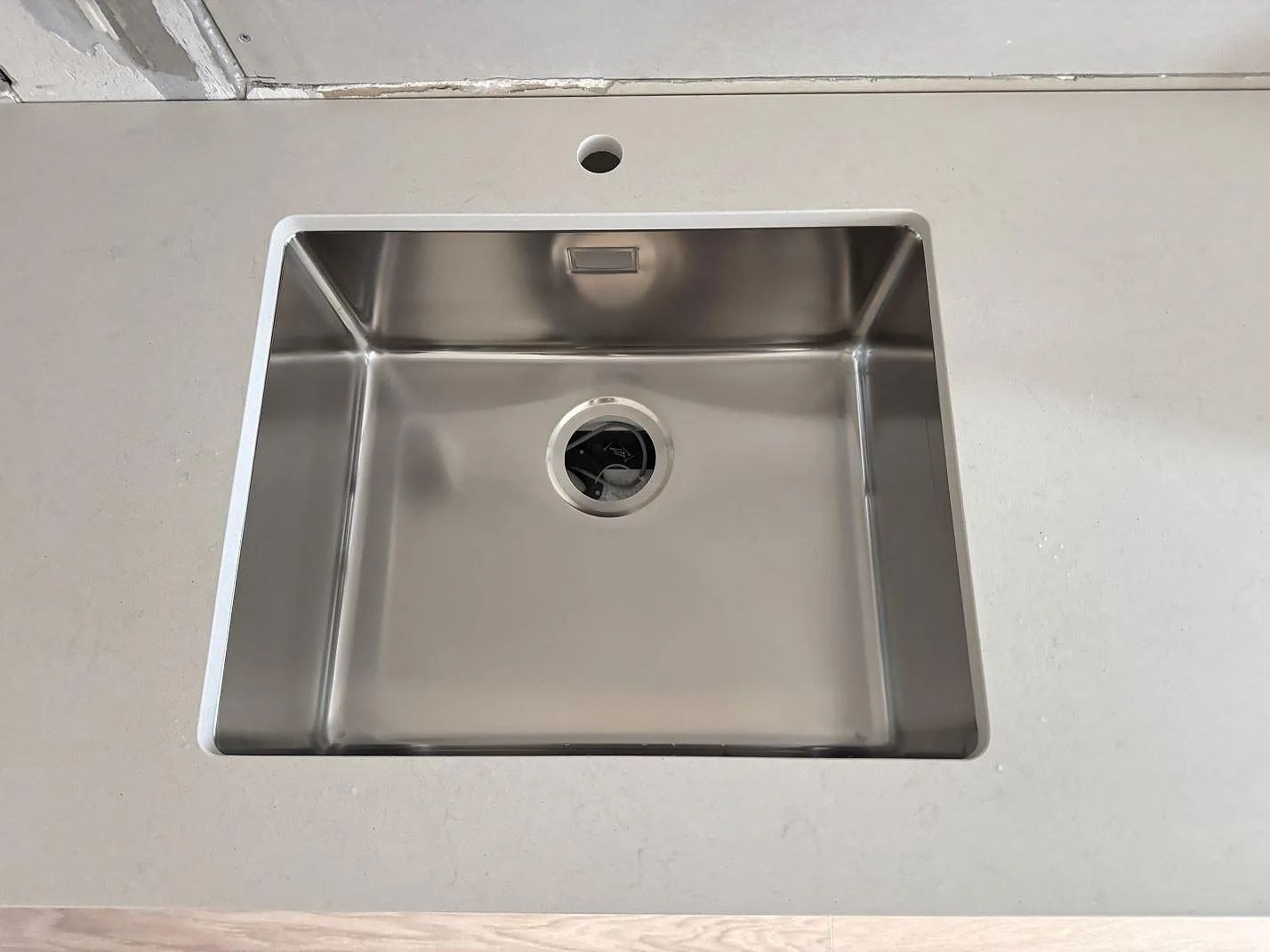 Køkkenbordplade i Silestone Linen Cream, Malmö – billede 6