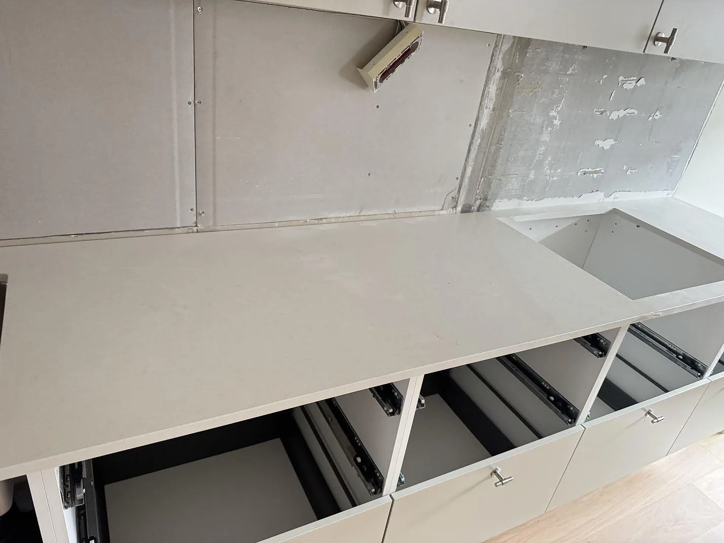 Køkkenbordplade i Silestone Linen Cream, Malmö – billede 7