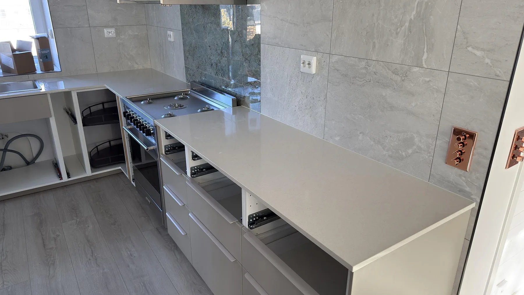 Køkkenbordplade i Silestone Linen Cream, Södertälje – billede 2