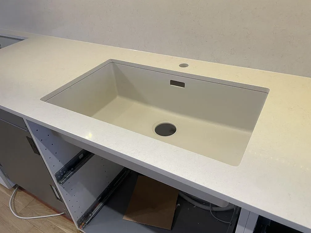 Køkkenbordplade i Silestone Linen Cream, Södertälje – billede 5