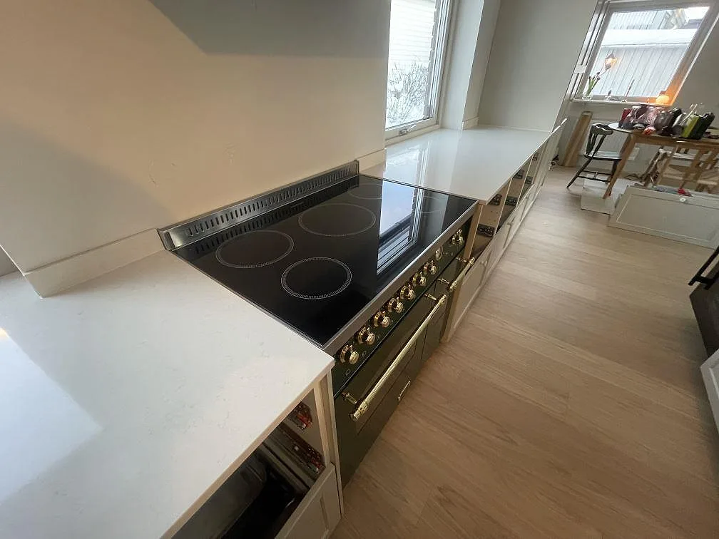 Køkkenbordplade i Silestone Linen Cream, Stockholm – billede 3