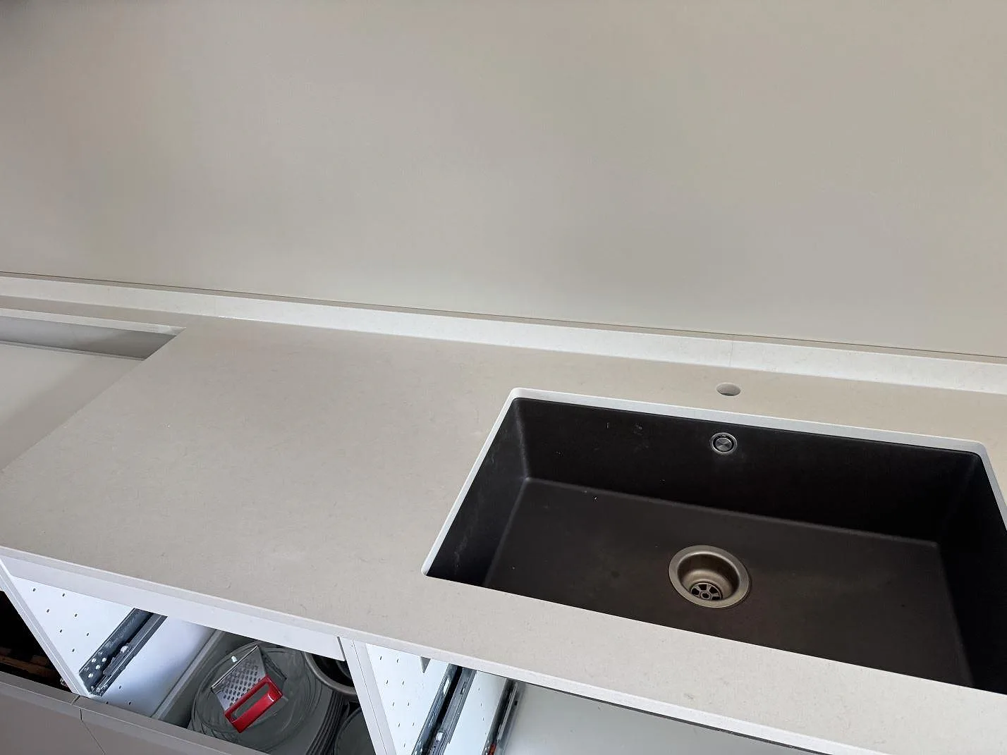 Køkkenbordplade i Silestone Linen Cream, Svedala – billede 4