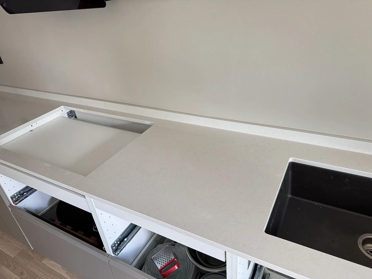 Køkkenbordplade i Silestone Linen Cream, Svedala – billede 2