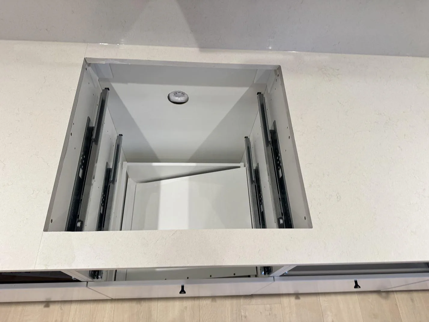 Køkkenbordplade i Silestone Linen Cream, Svedala – billede 5