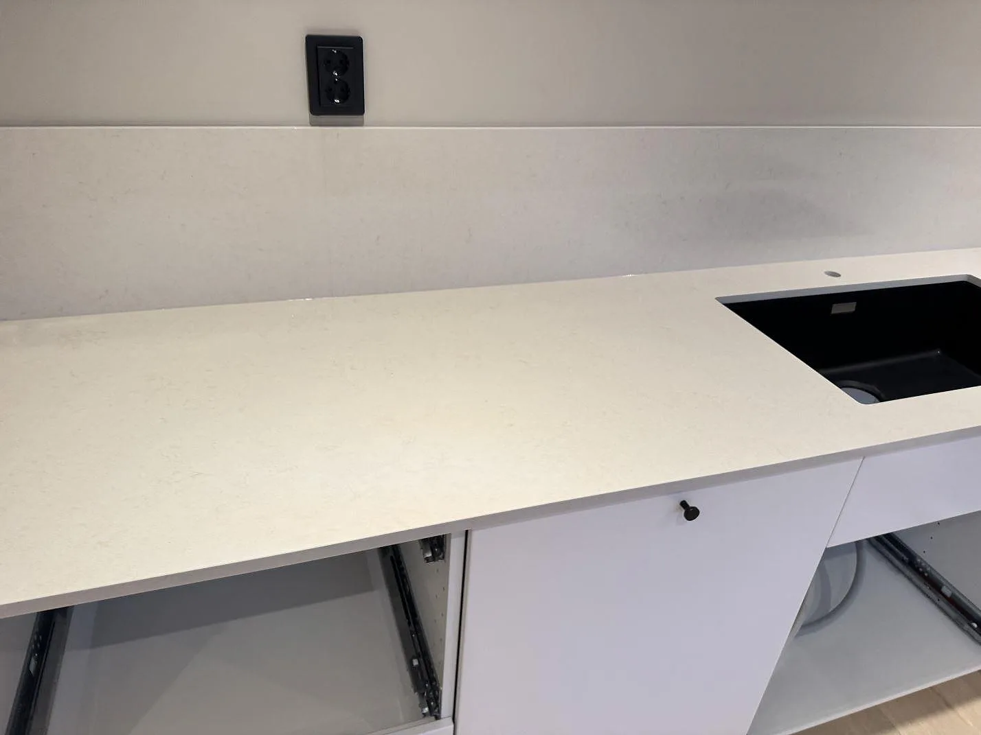 Køkkenbordplade i Silestone Linen Cream, Svedala – billede 7