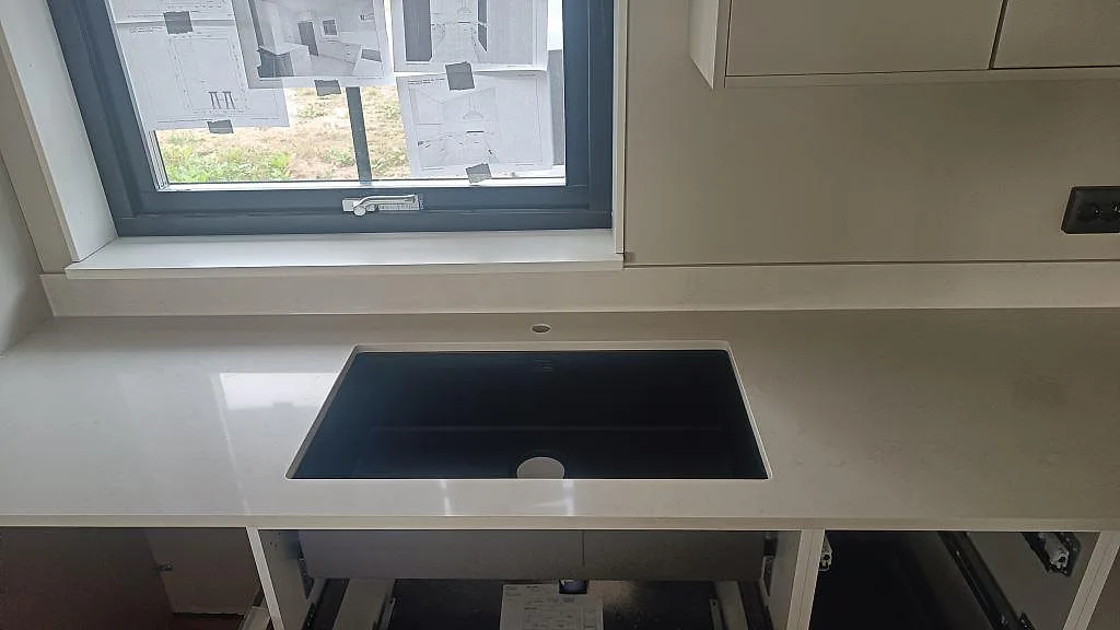 Køkkenbordplade i Silestone Linen Cream, Tågarp – billede 3