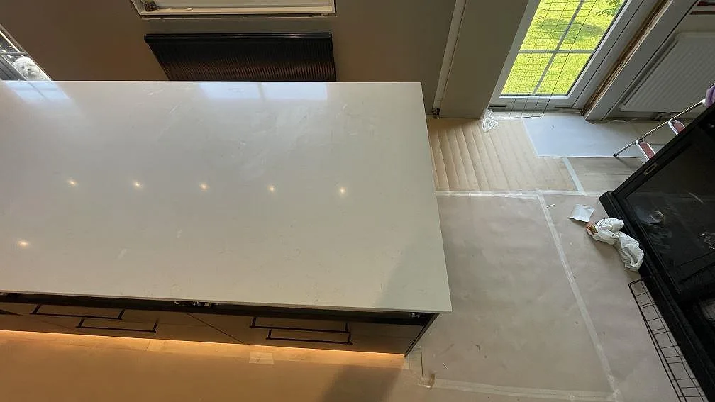 Køkkenbordplade i Silestone Linen Cream, Tomelilla – billede 2
