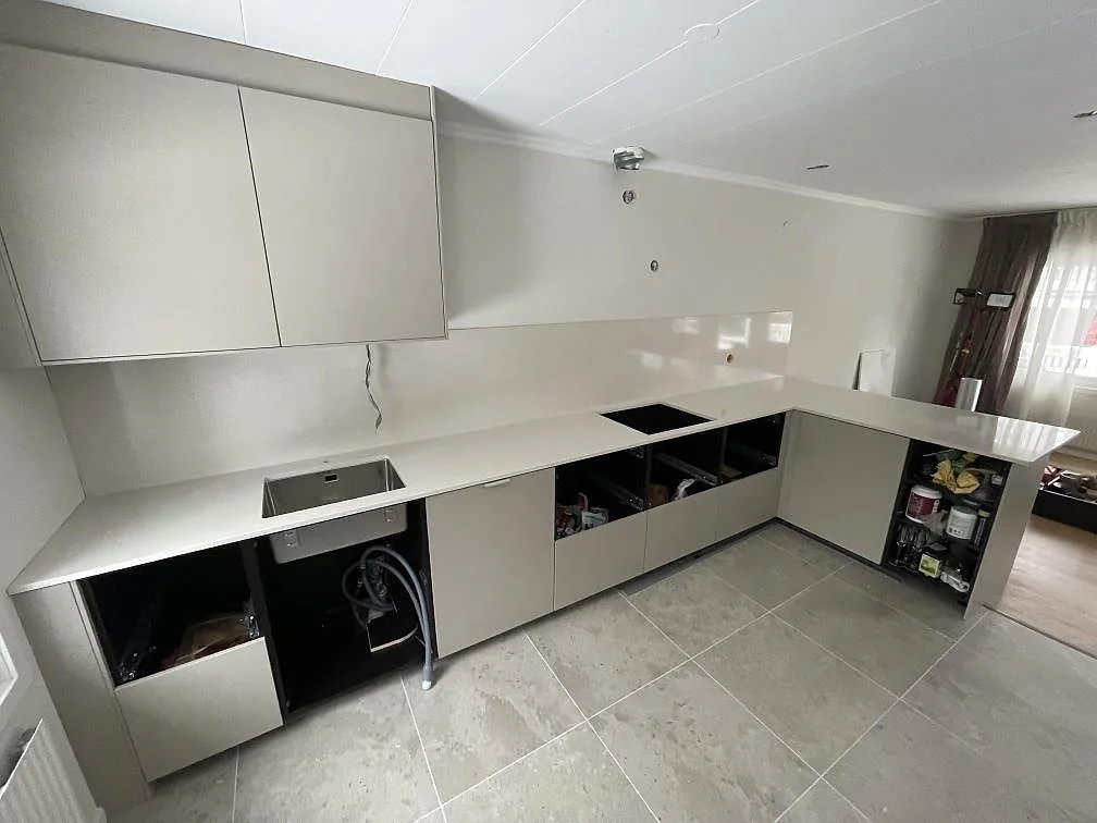Køkkenbordplade i Silestone Linen Cream, Tumba – billede 2