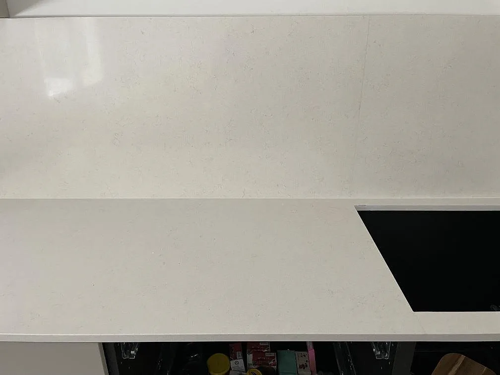 Køkkenbordplade i Silestone Linen Cream, Tumba – billede 4