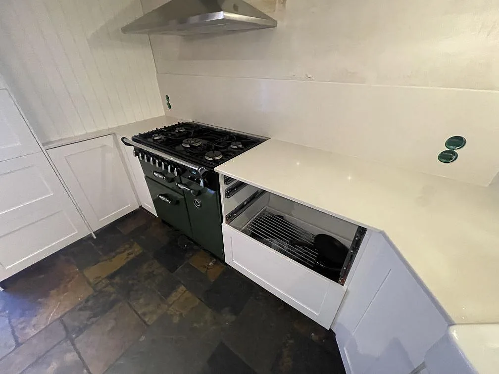 Køkkenbordplade i Silestone Linen Cream, Värmdö – billede 5