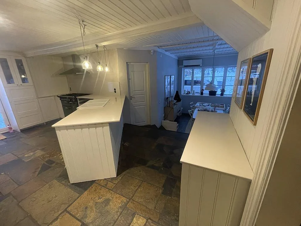 Køkkenbordplade i Silestone Linen Cream, Värmdö – billede 3