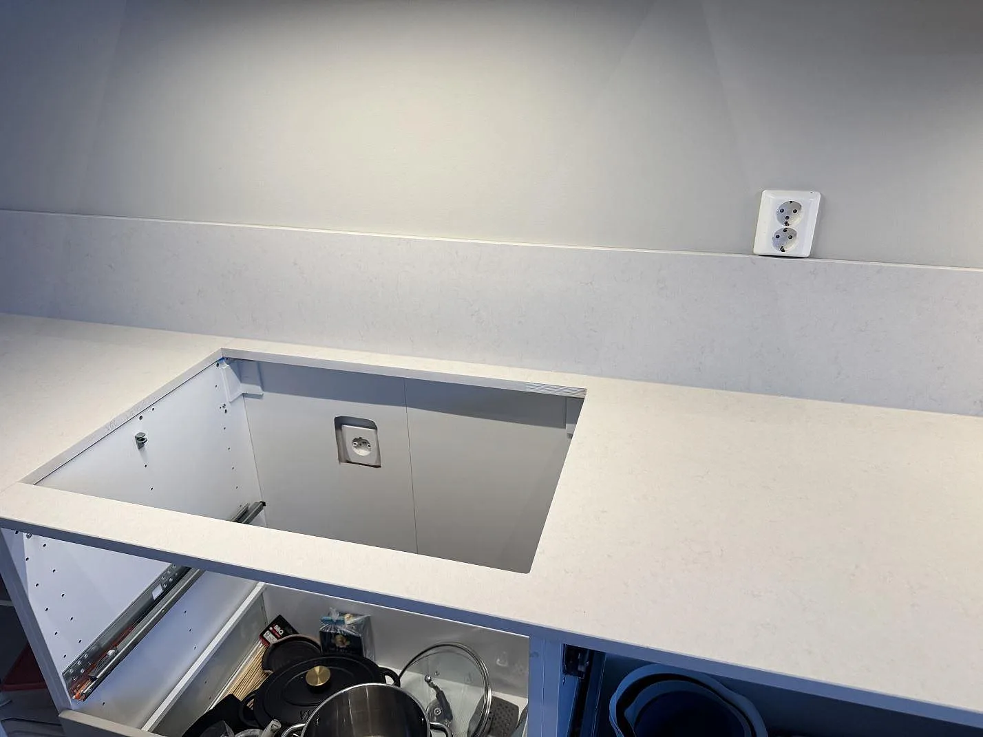 Køkkenbordplade i Silestone Linen Cream, Växjö – billede 7