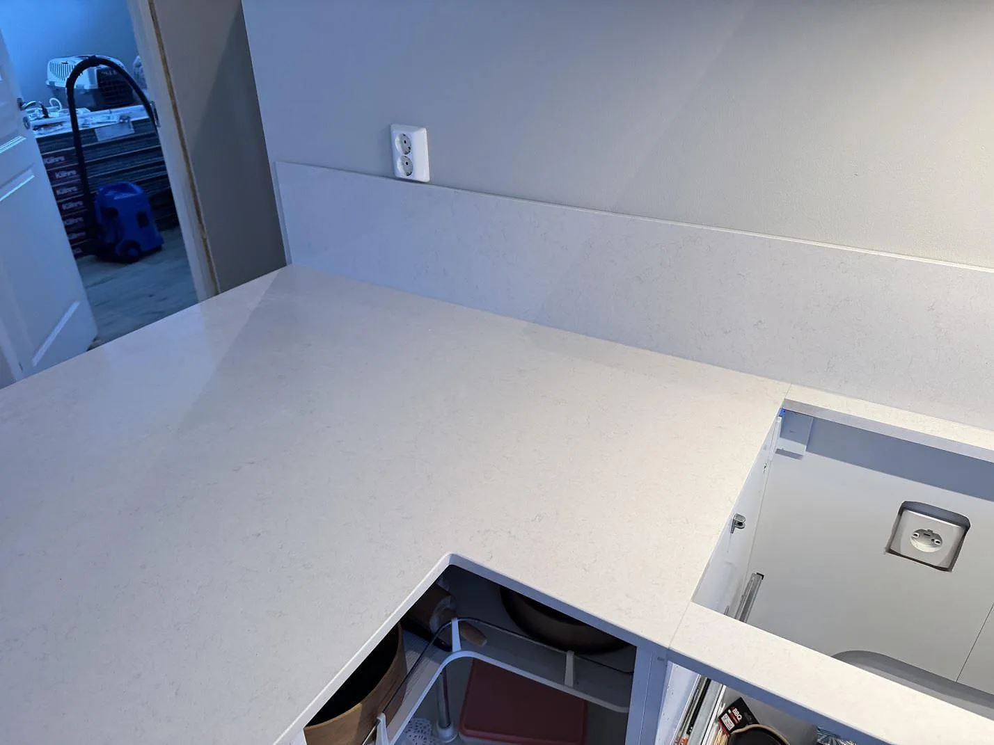 Køkkenbordplade i Silestone Linen Cream, Växjö – billede 5