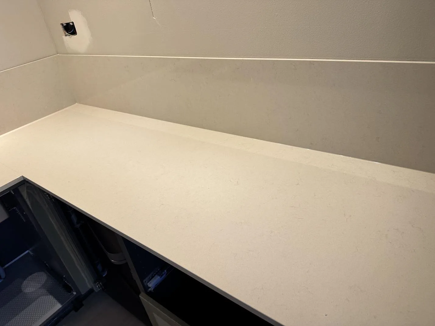 Køkkenbordplade i Silestone Linen Cream, Veberöd – billede 7