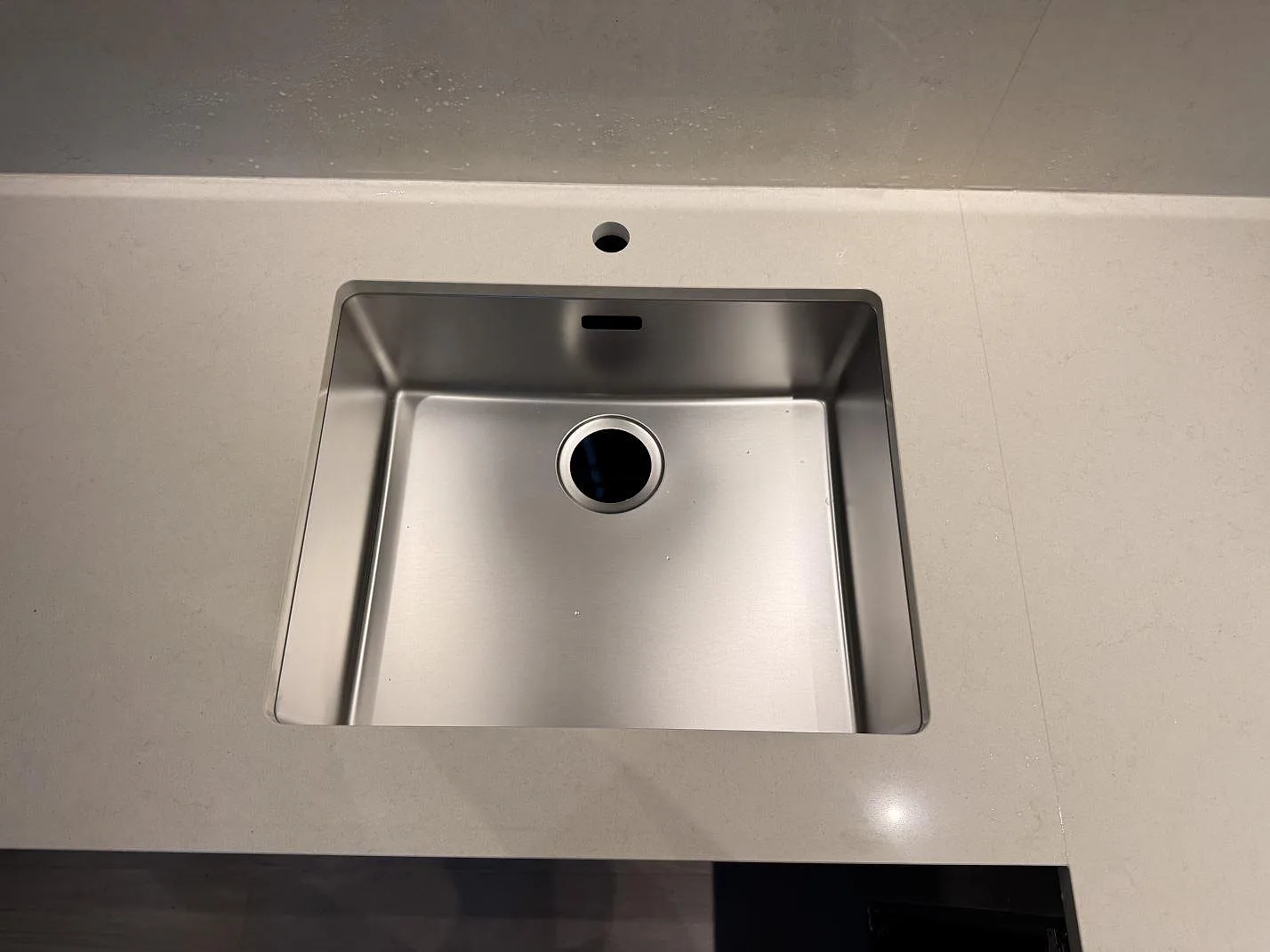 Køkkenbordplade i Silestone Linen Cream, Veberöd – billede 3