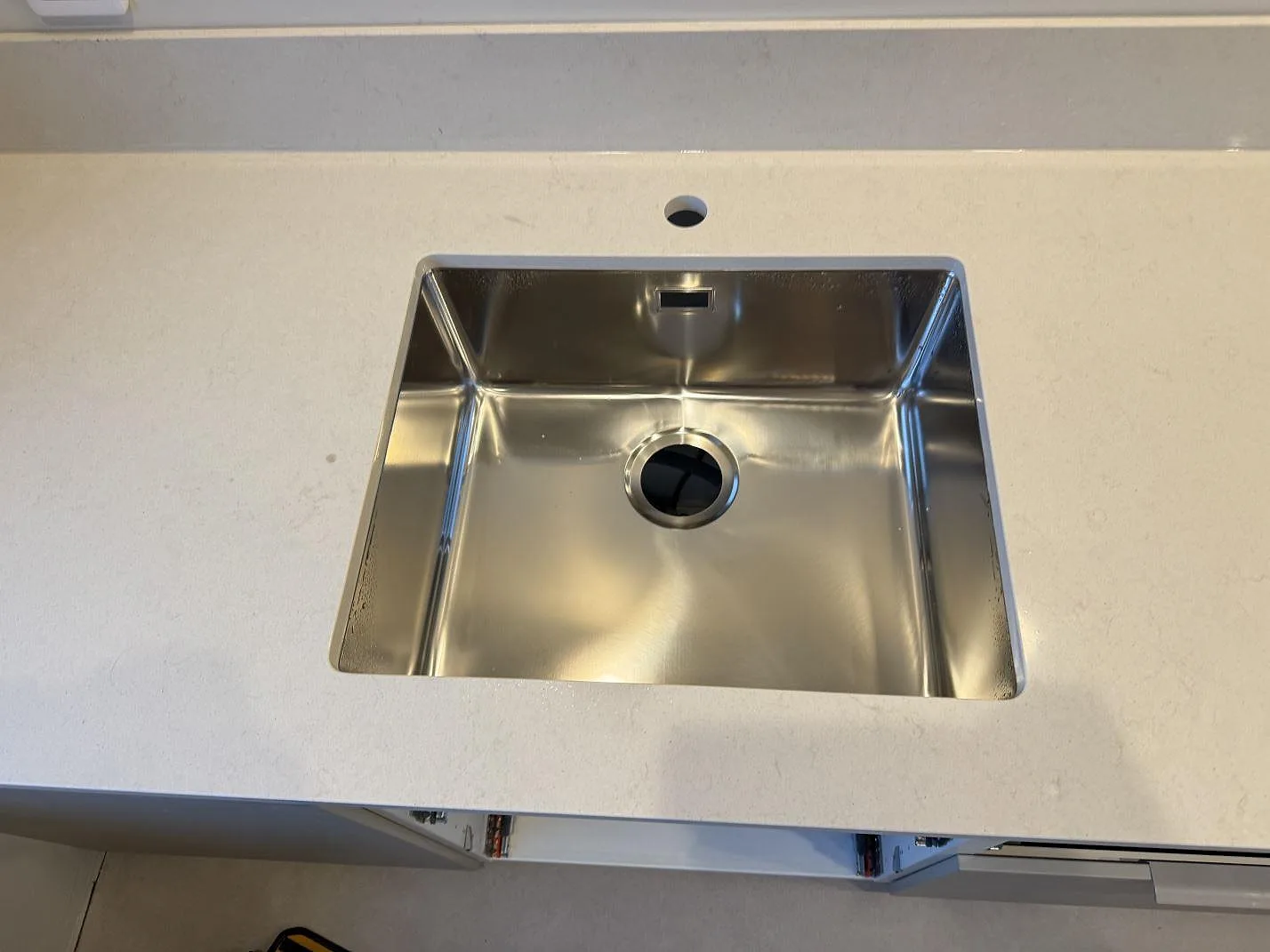 Køkkenbordplade i Silestone Linen Cream, Vintrie – billede 4